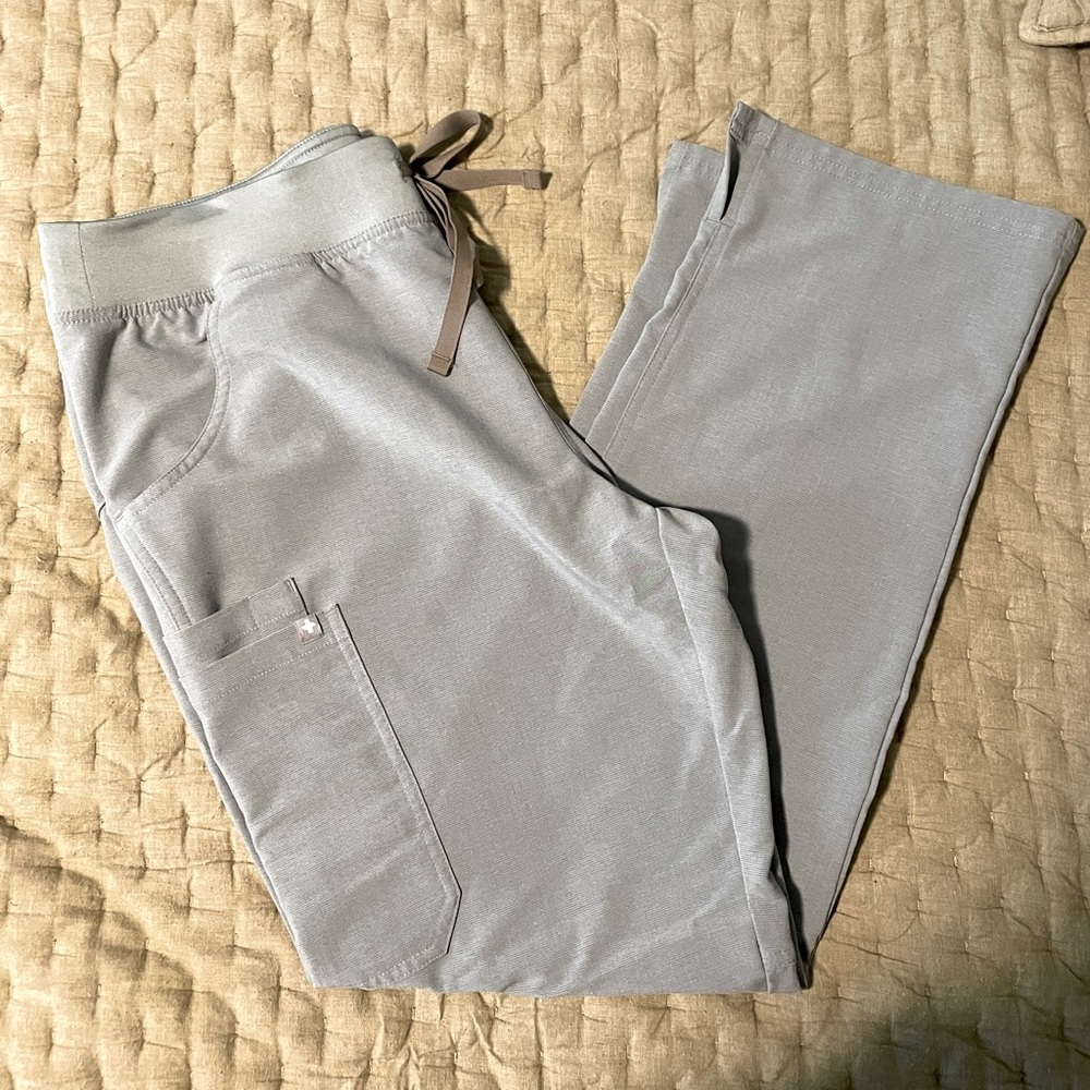 Figs kade cargo scrub pants—light gray—size large